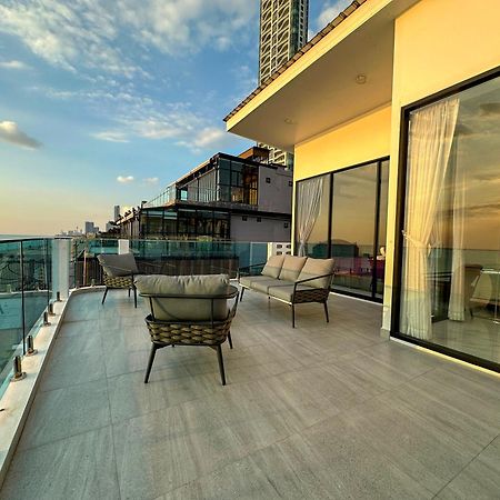 Stunning Beachfront View Luxurious Apartment 40 Jomtien Beach Exteriör bild