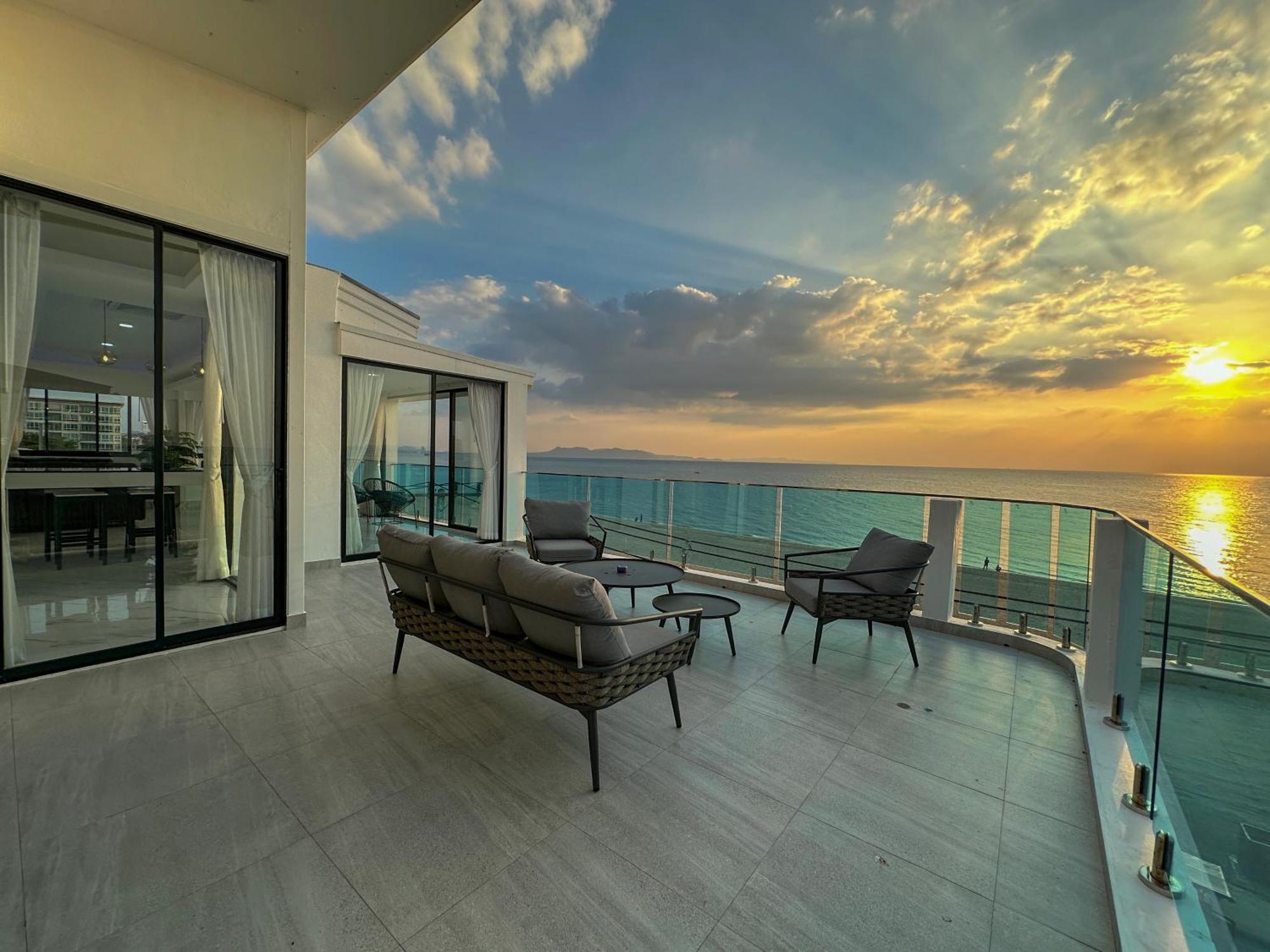 Stunning Beachfront View Luxurious Apartment 40 Jomtien Beach Exteriör bild