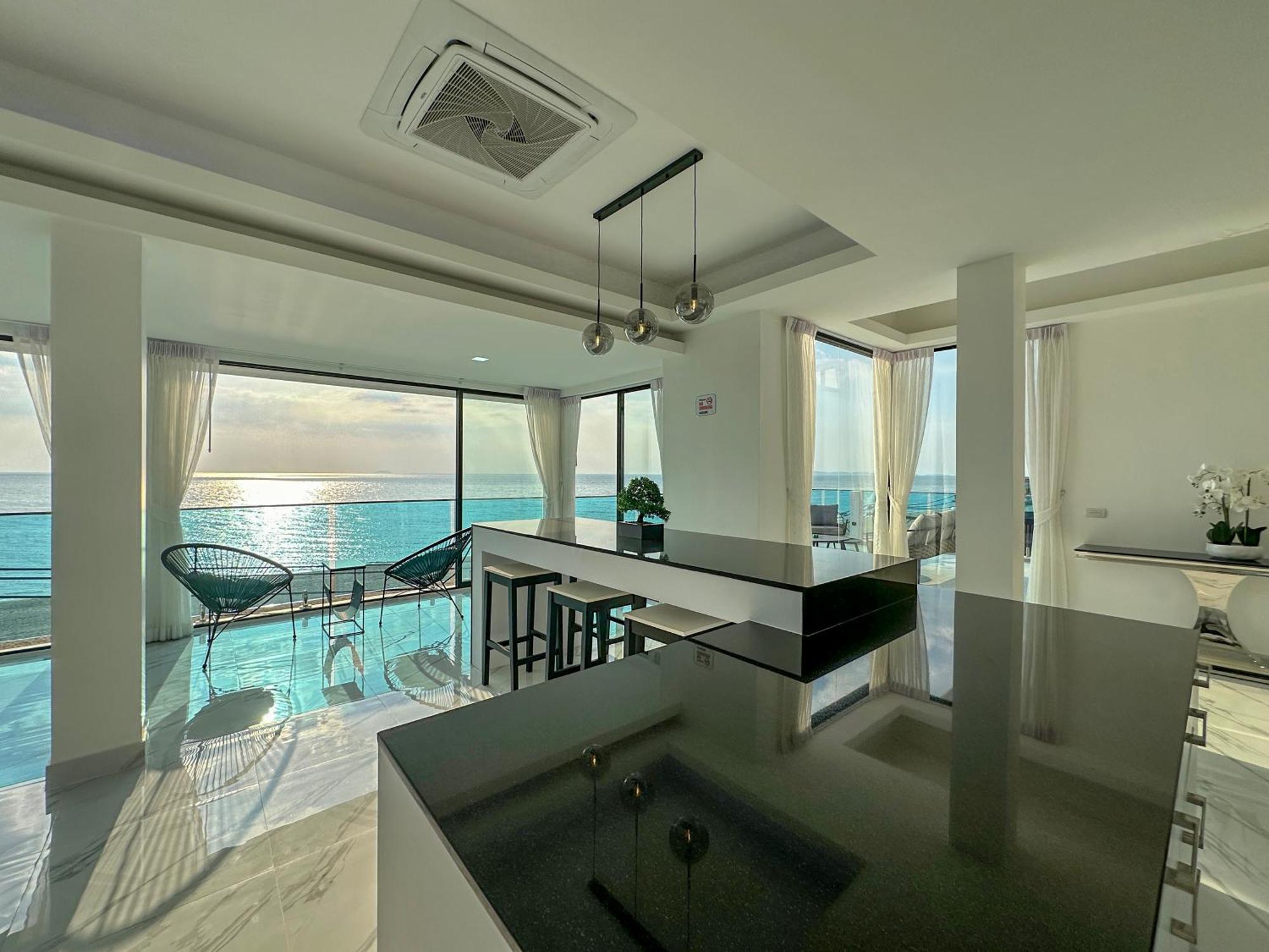 Stunning Beachfront View Luxurious Apartment 40 Jomtien Beach Exteriör bild