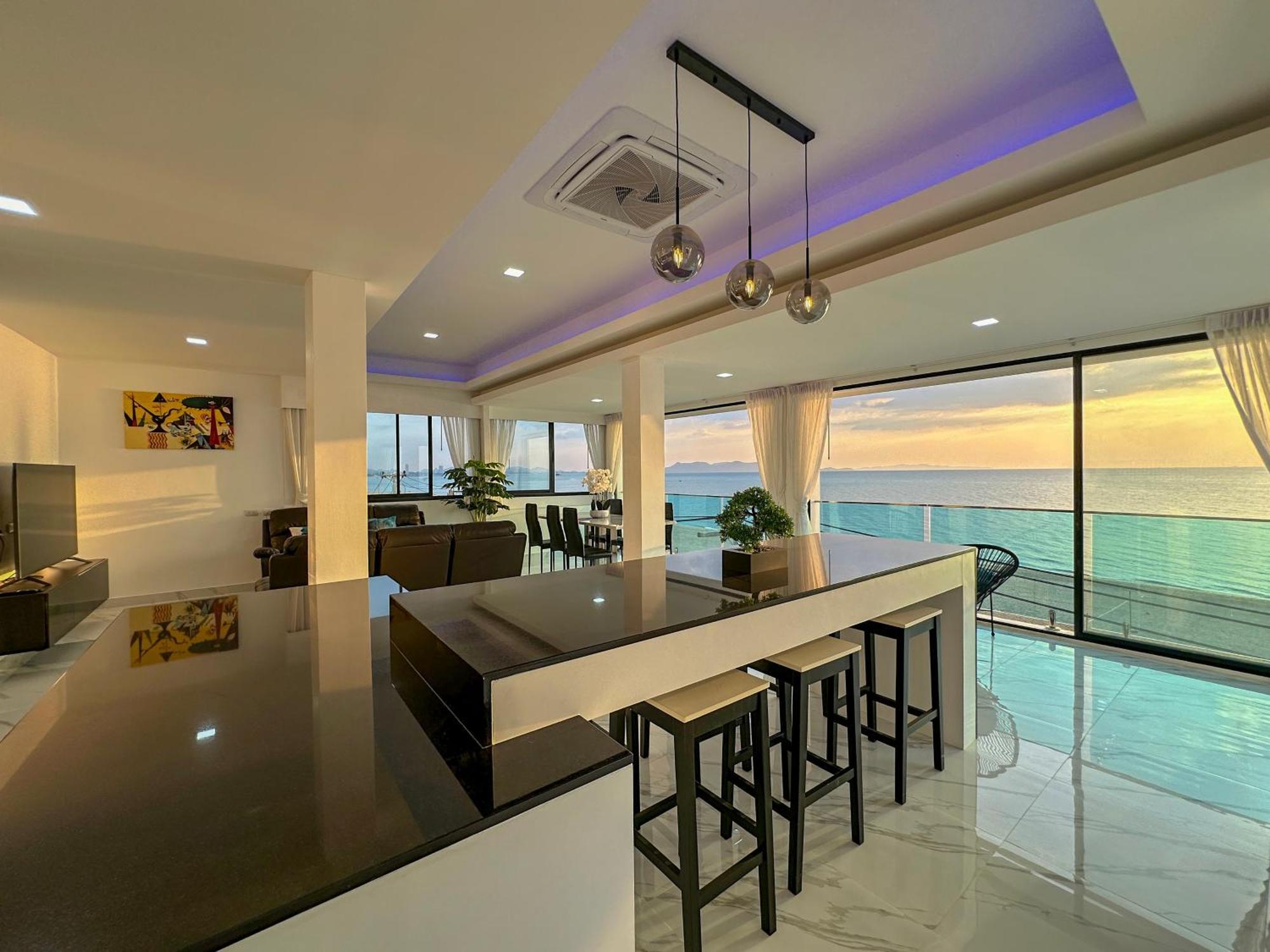 Stunning Beachfront View Luxurious Apartment 40 Jomtien Beach Exteriör bild