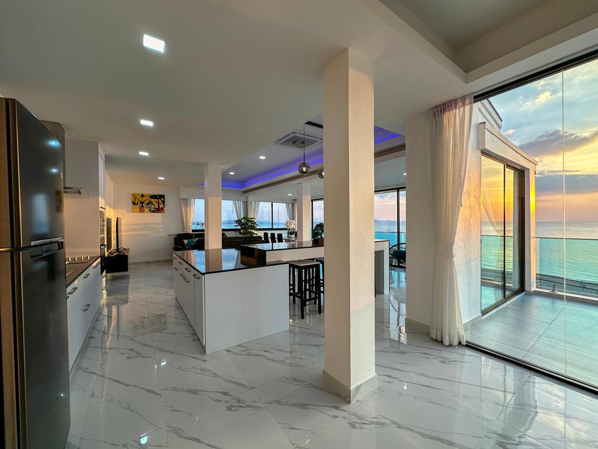 Stunning Beachfront View Luxurious Apartment 40 Jomtien Beach Exteriör bild