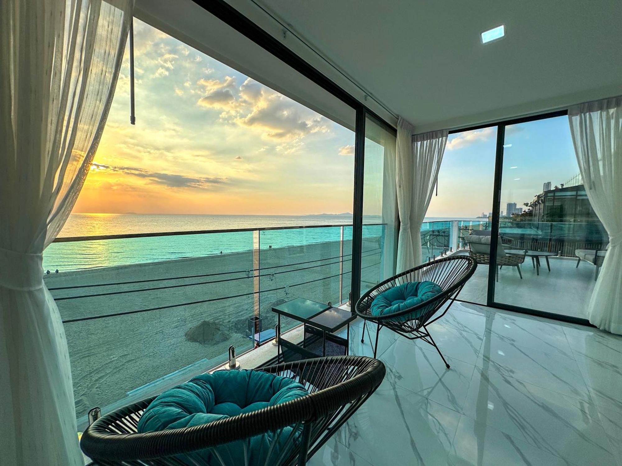 Stunning Beachfront View Luxurious Apartment 40 Jomtien Beach Exteriör bild