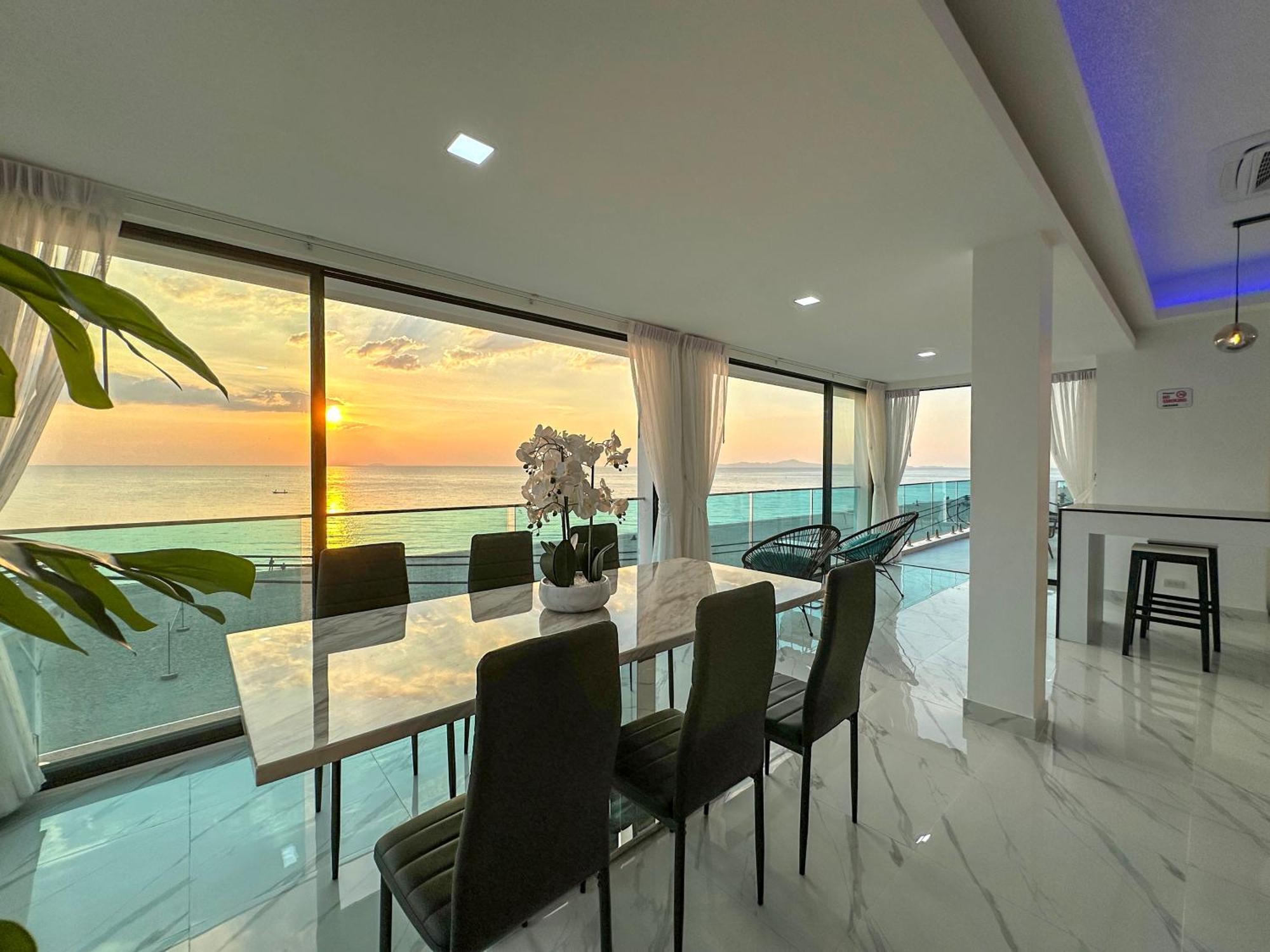 Stunning Beachfront View Luxurious Apartment 40 Jomtien Beach Exteriör bild