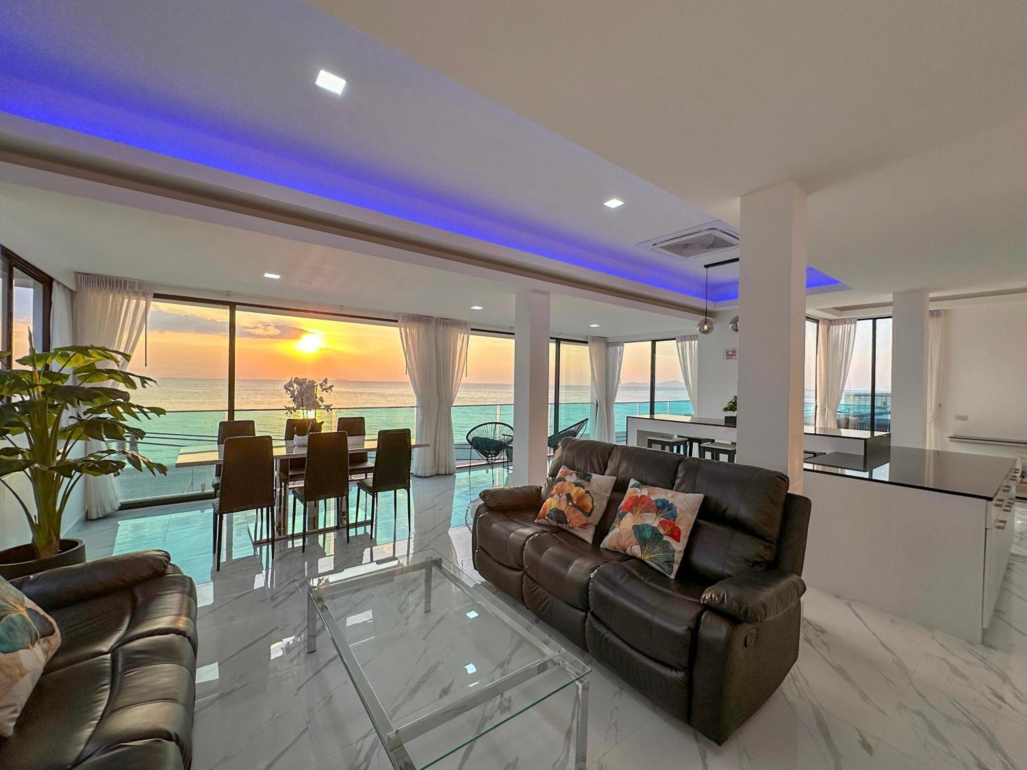 Stunning Beachfront View Luxurious Apartment 40 Jomtien Beach Exteriör bild