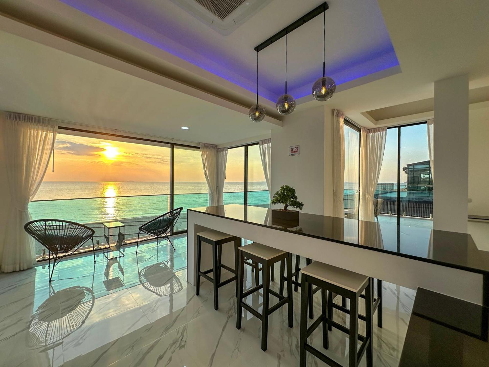 Stunning Beachfront View Luxurious Apartment 40 Jomtien Beach Exteriör bild