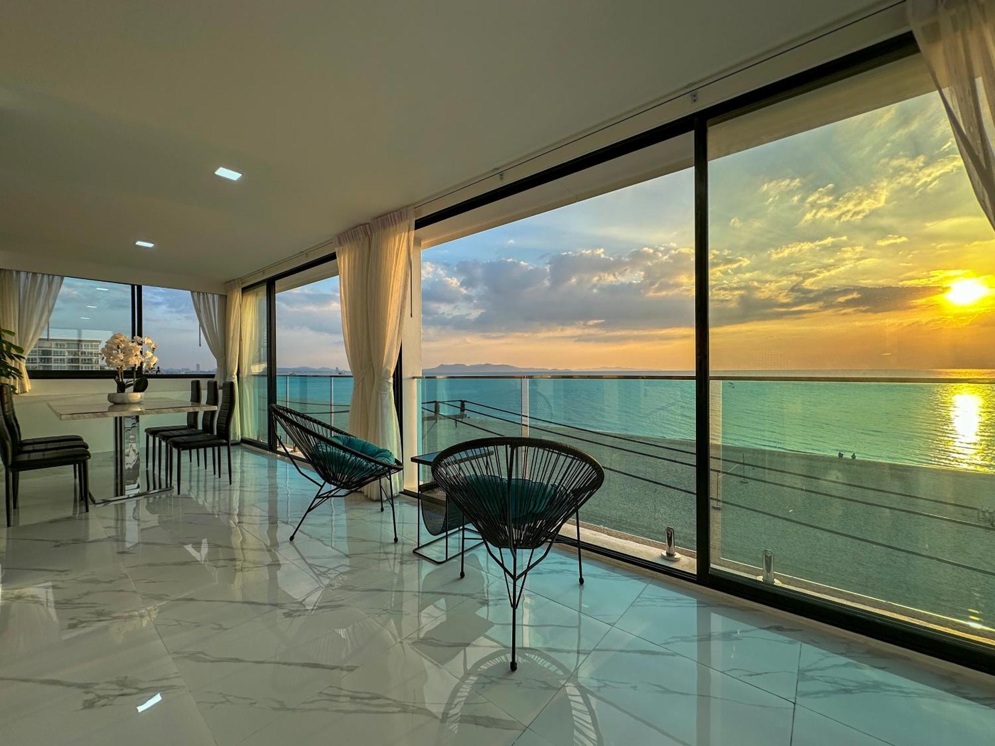 Stunning Beachfront View Luxurious Apartment 40 Jomtien Beach Exteriör bild